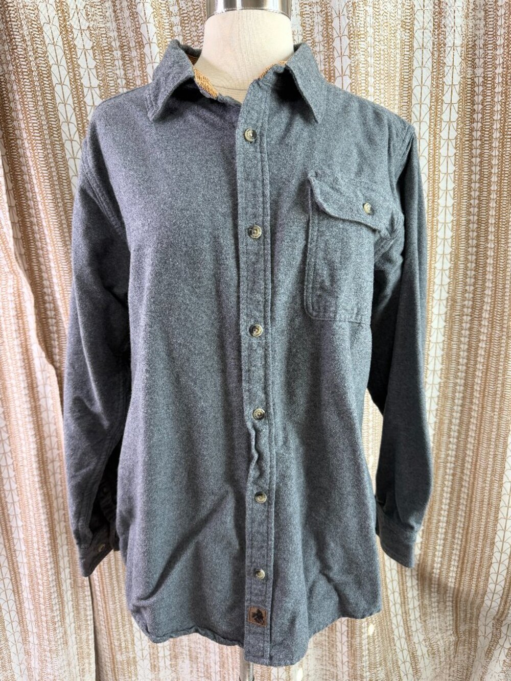 Legendary Whitetails Buck Camp Men’s Medium Gray Flannel Shirt Corduroy Collar